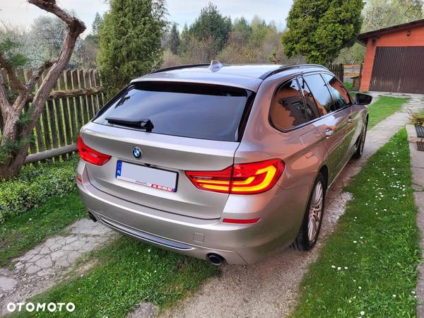 BMW Seria 5 520d Sport Line - 10