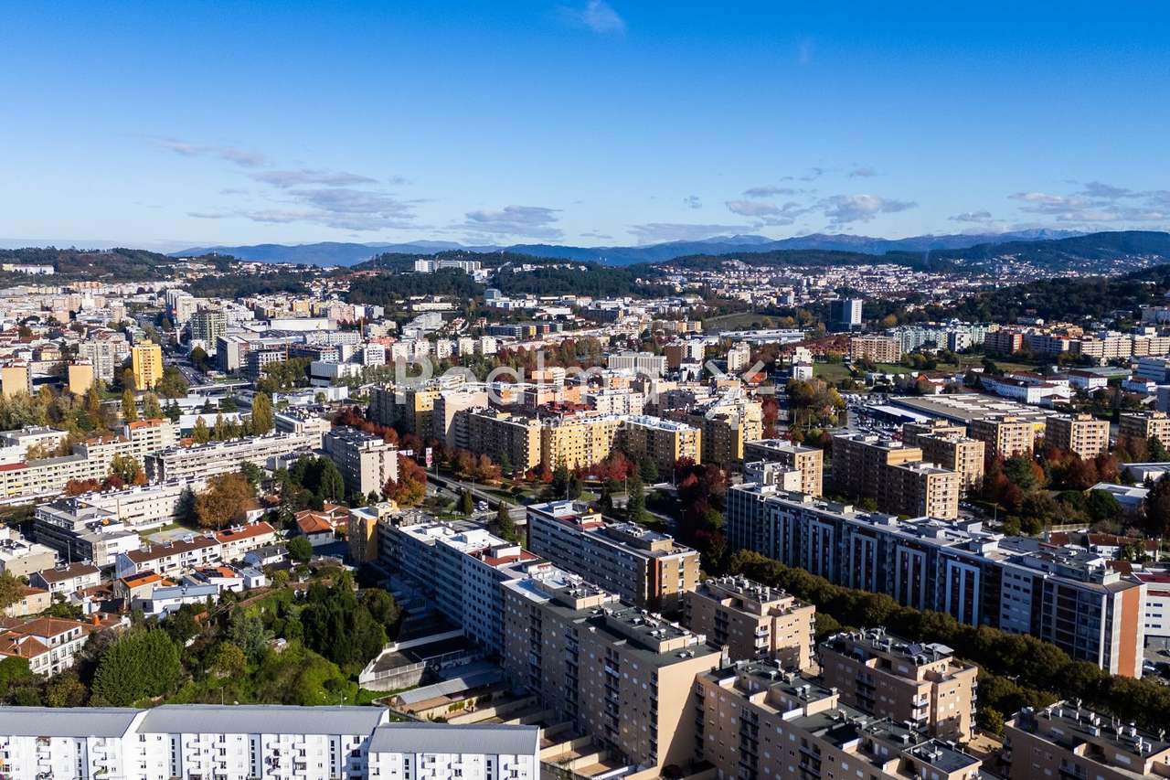 Apartamento T5 em S.Victor-51