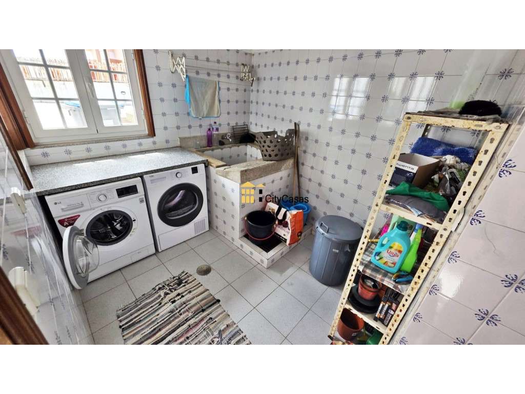 Vivenda de 4 Frentes com 3 Suítes, Garagem e Terreno | Gaia-30