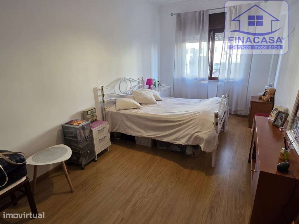 Apartamento T4 com boas áreas e excelente localização - Montalvão(S...-14