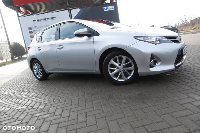 Toyota Auris 2.0 D-4D Executive - 13