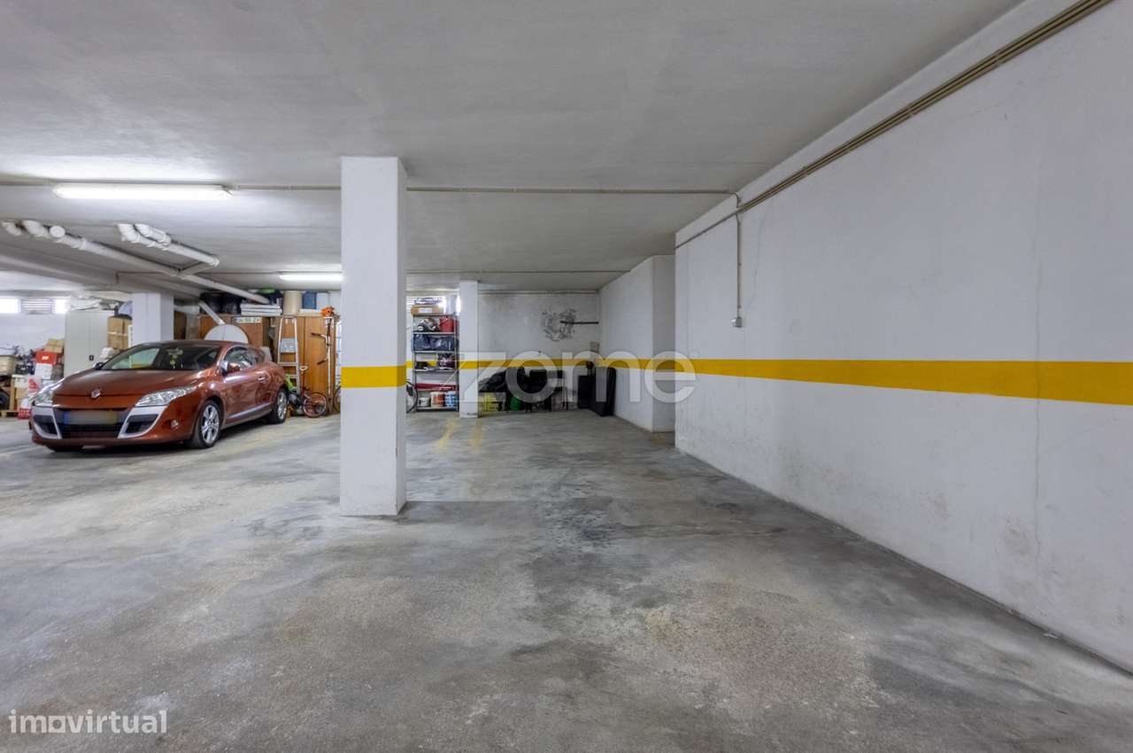Apartamento T3 com terraço e lugar de garagem-23