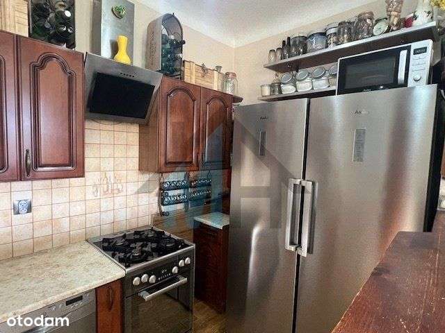 Metro!2 pokoje z balkonem, Cegła, niski budynek!-11