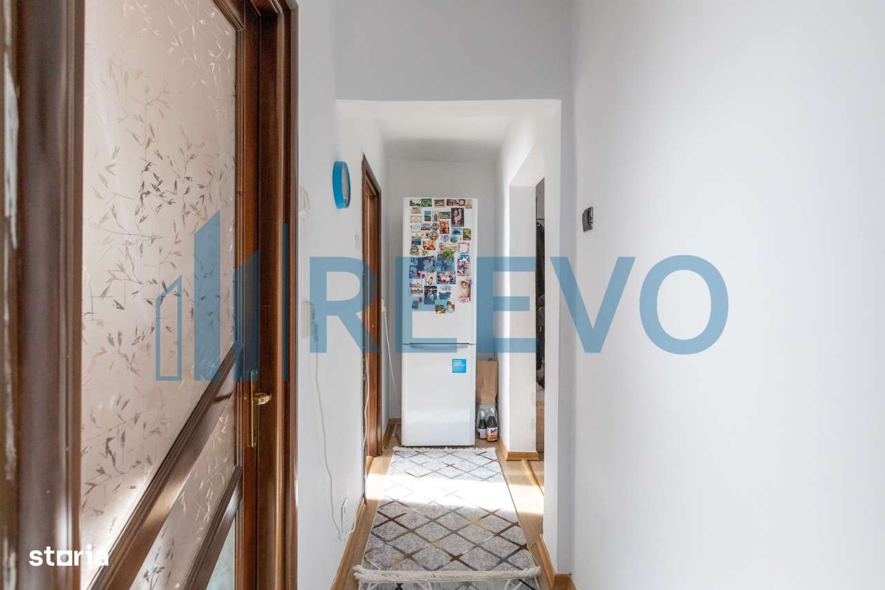 Apartament de vanzare cu doua camere, decomandat - str Cornisa Bistrit-13