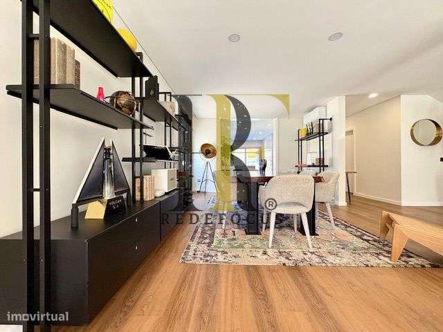 Moradia T4 de Luxo com Piscina e Jardim em Esmoriz-10