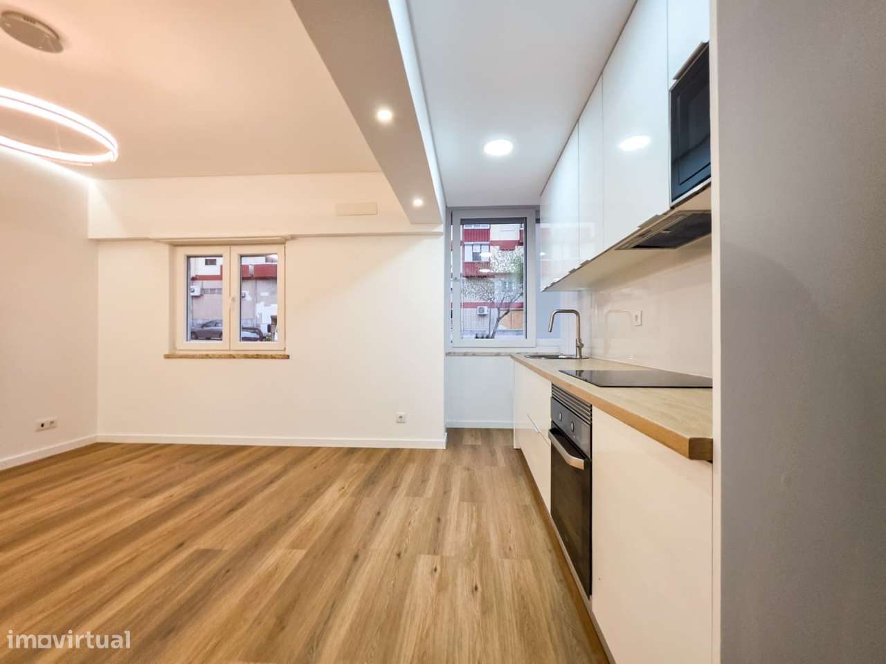 Apartamento Renovado no Bairro do Liceu em Setúbal-0