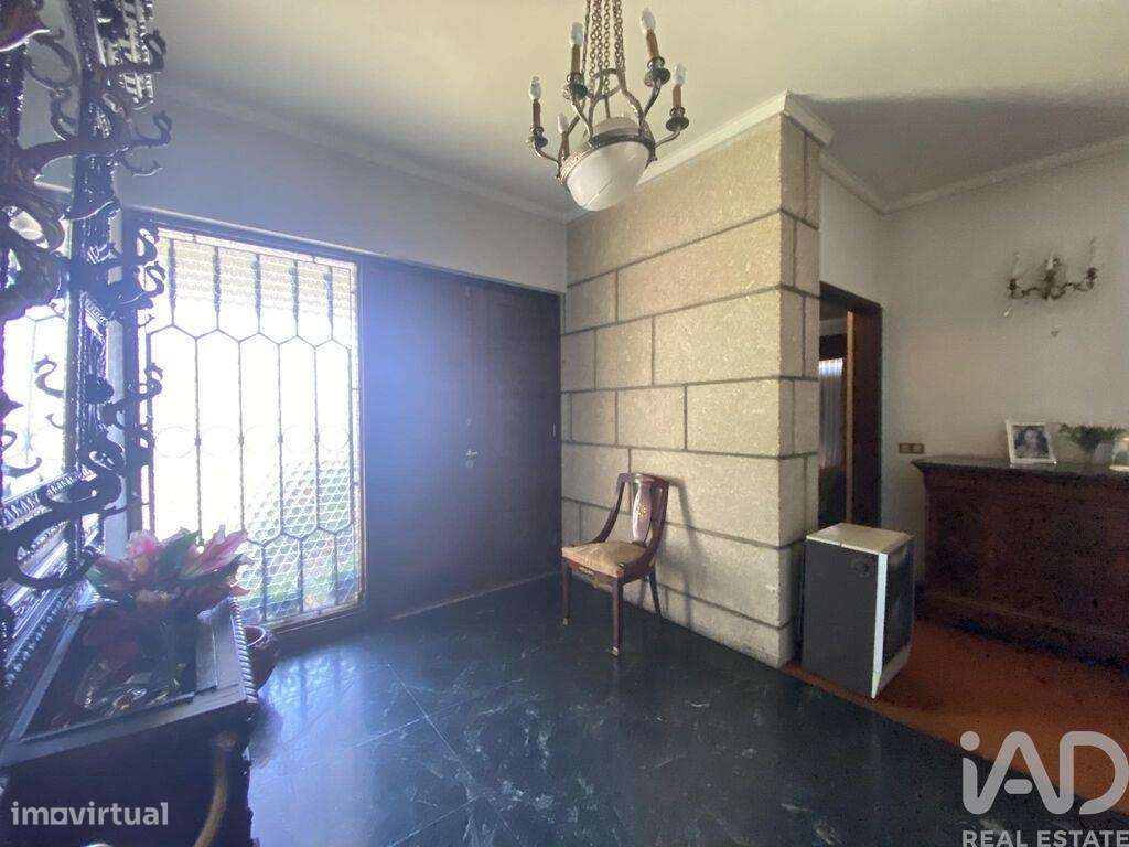 Casa T6 em Paranhos de 384,00 m2 - Grande imagem: 3/29