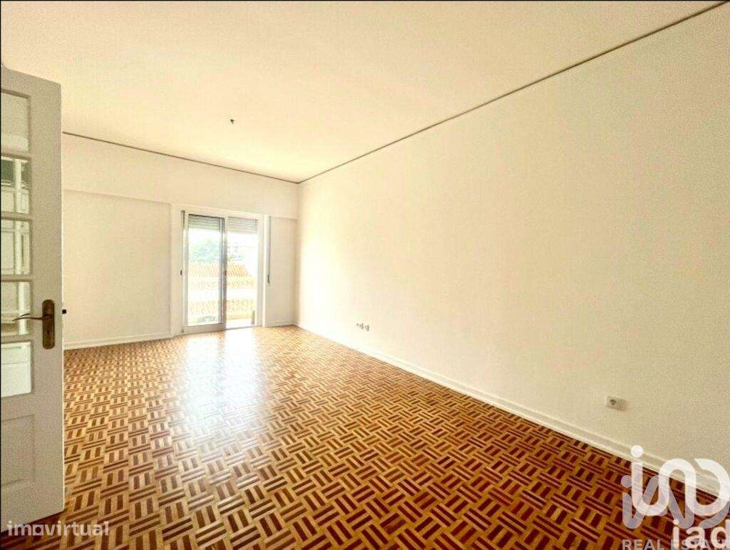 Apartamento T4 em Faro (Sé e São Pedro) de 111,00 m2 - Grande imagem: 2/15