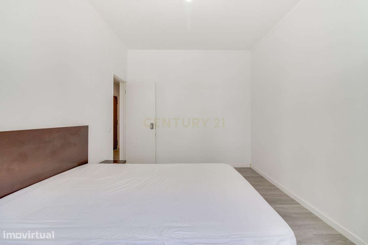 A sua primeira casa pode começar aqui Apartamento T2 Baixa Banheira-14