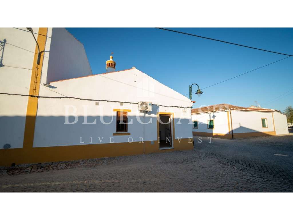 Moradia Rústica Alentejana com Anexo e Espaço Exterior-24