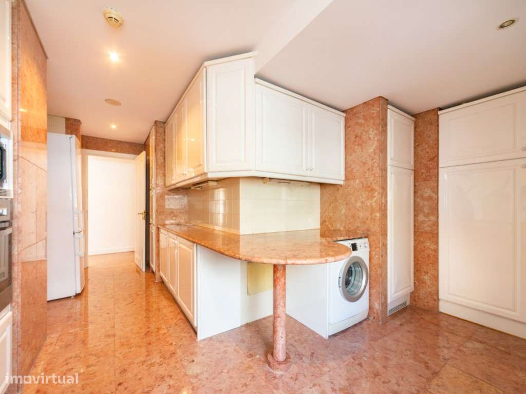 T3+2 em condominio de prestigio nas Amoreiras, com terraço e vista ...-13