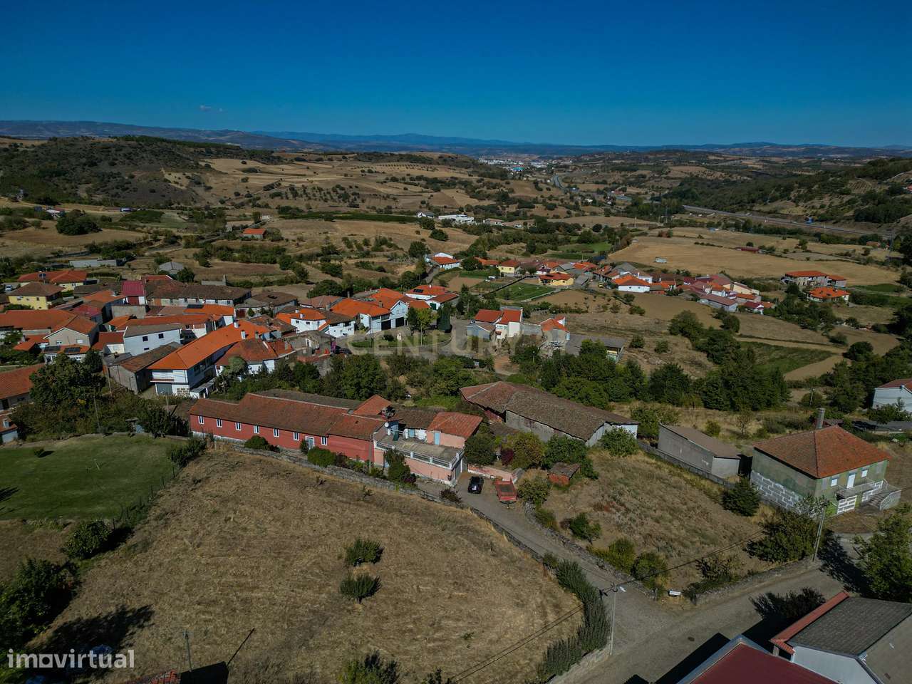 Espetacular Moradia em Rebordãos, Bragança - 8 Quartos - Grande imagem: 3/35