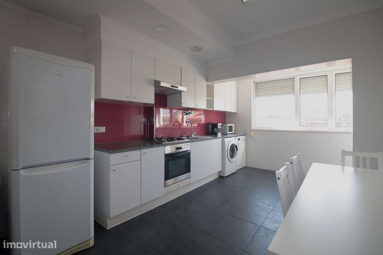 Apartamento T4 mobilado, no Bairro Norton de Matos - Grande imagem: 2/11