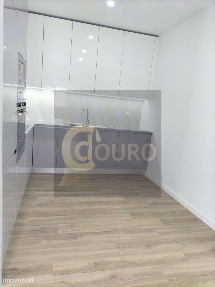 MORADIA T1 EM RIO TINTO-12