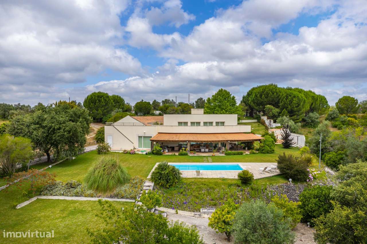 Fabulosa moradia  contemporânea com casa de convidados em Santarém - Grande imagem: 4/60