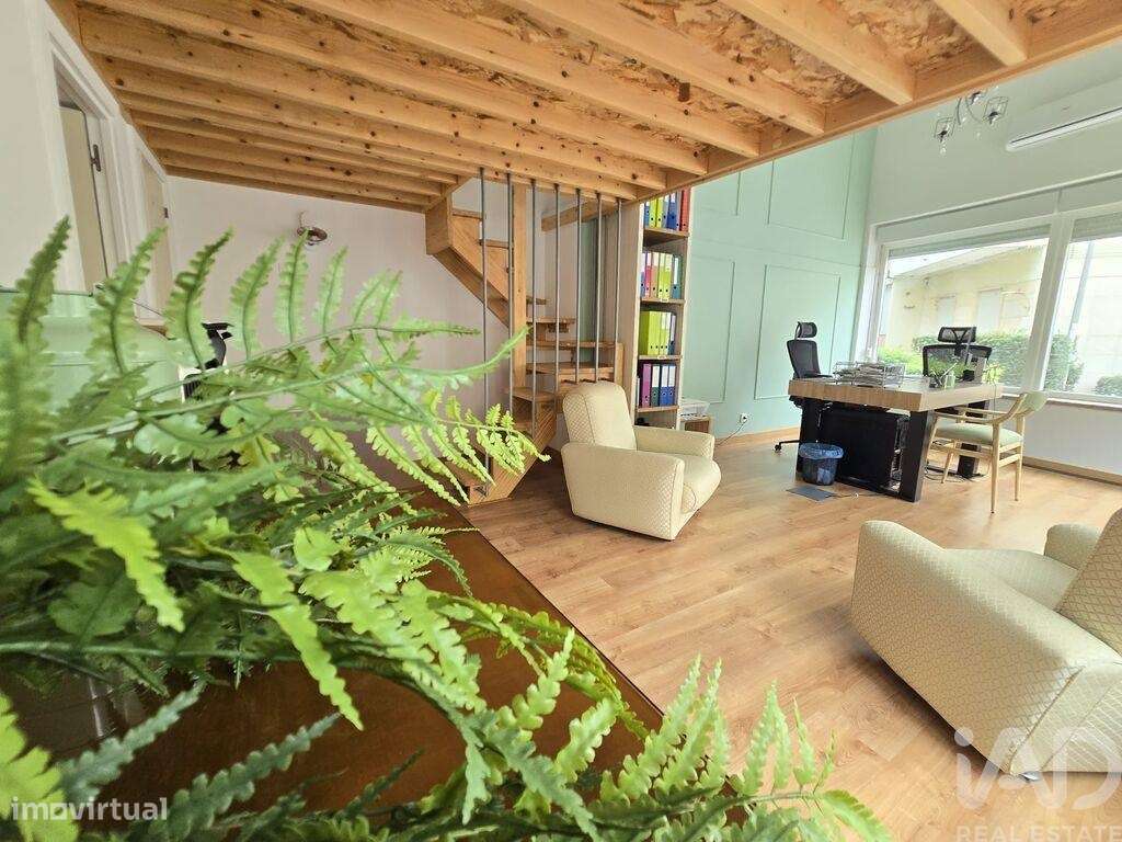 Loja / Estabelecimento Comercial em Santa Iria de Azoia, São João da T - Grande imagem: 4/11