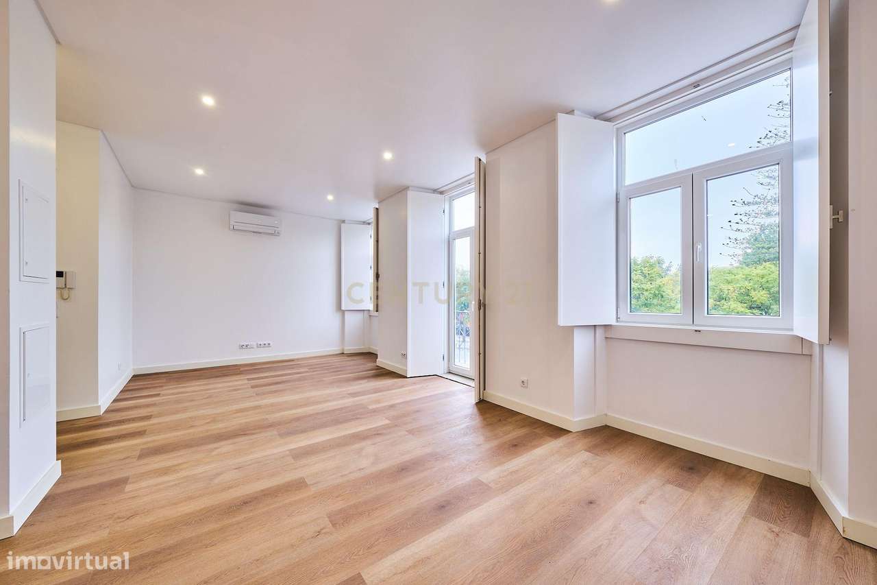 Apartamento T2 de Prestígio Totalmente Renovado na Avenida Luísa Todi - Grande imagem: 4/20