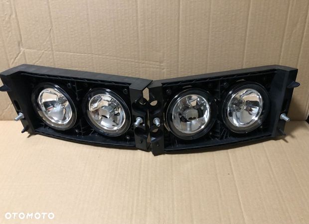 Halogen w zderzaku przeciwmgielny ramka DAF XF 105 1725270 1725271 - 1