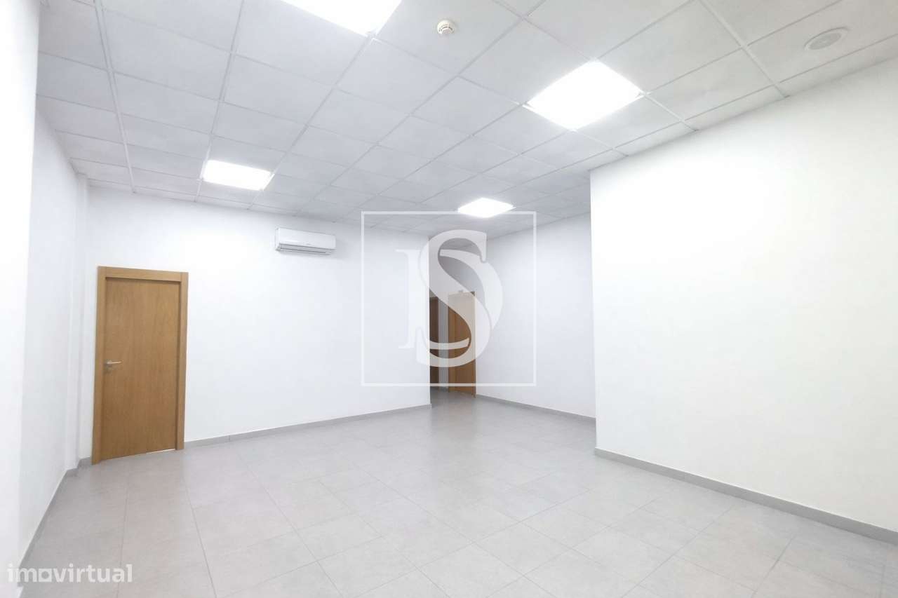 Espaço Comercial com autorização para Habitação | Zona Alta de Torres-8