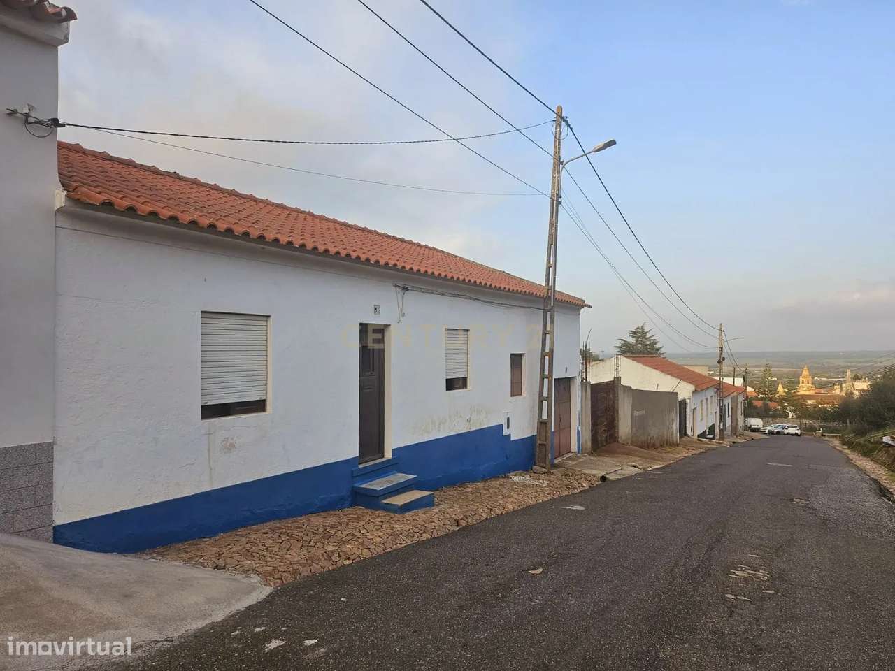 Moradia T2 com quintal e garagem Viana do Alentejo, Évora - Grande imagem: 2/34