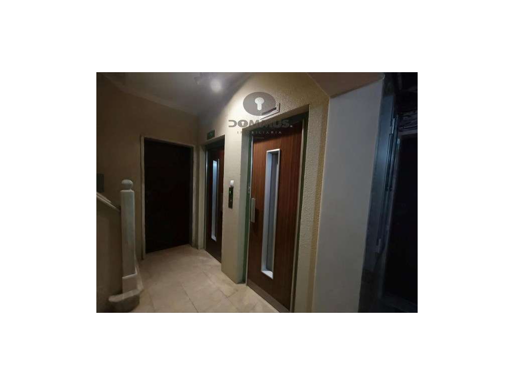 Apartamento T2 na Figueirinha ( Oeiras ) totalmente Remodelado-19