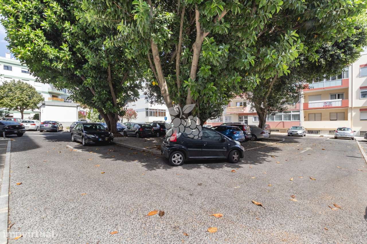 Apartamento T4 Remodelado-32