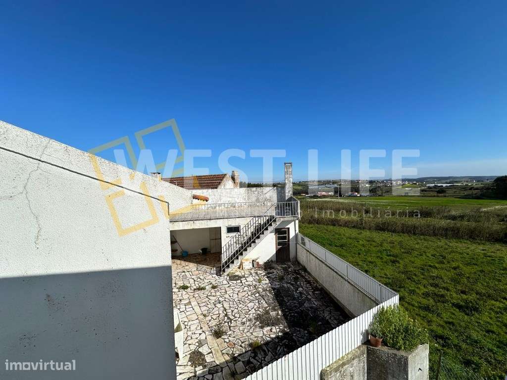 Moradia T3 totalmente remodelada, ótima exposição solar e vista com... - Grande imagem: 3/23