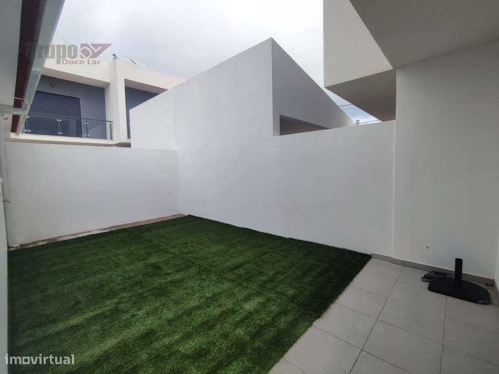 Moradia Geminada T3 Triplex, com Garagem e como Nova em Quinta do C...-26