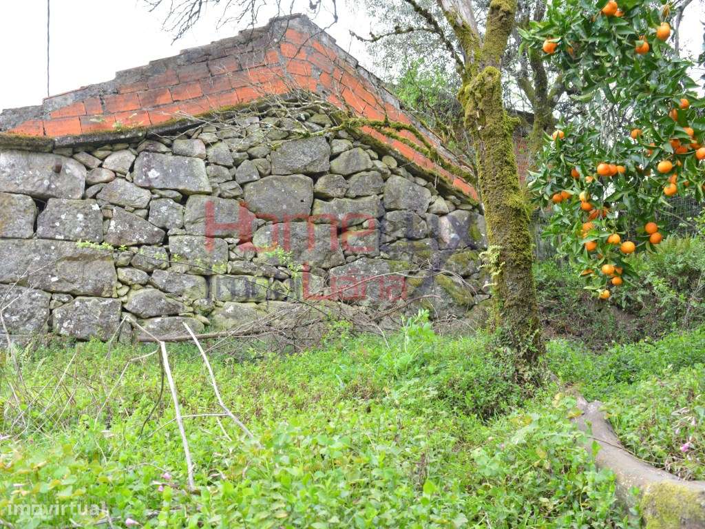 Moradia em pedra no centro de Reigoso . - Grande imagem: 4/16
