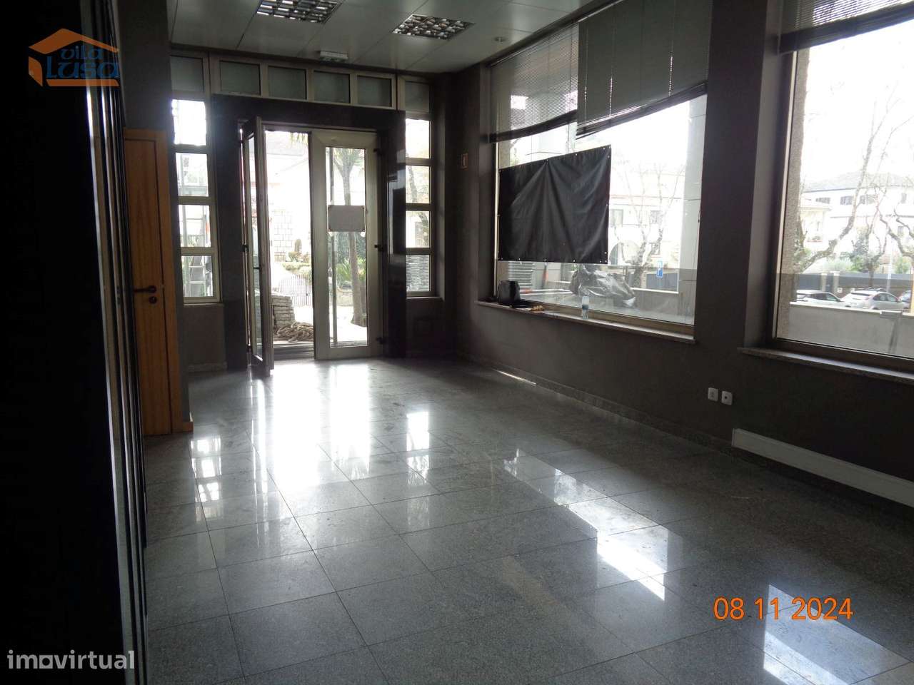 Loja de rua num rés-do-chão destinado a comércio em Viseu. - Grande imagem: 5/11