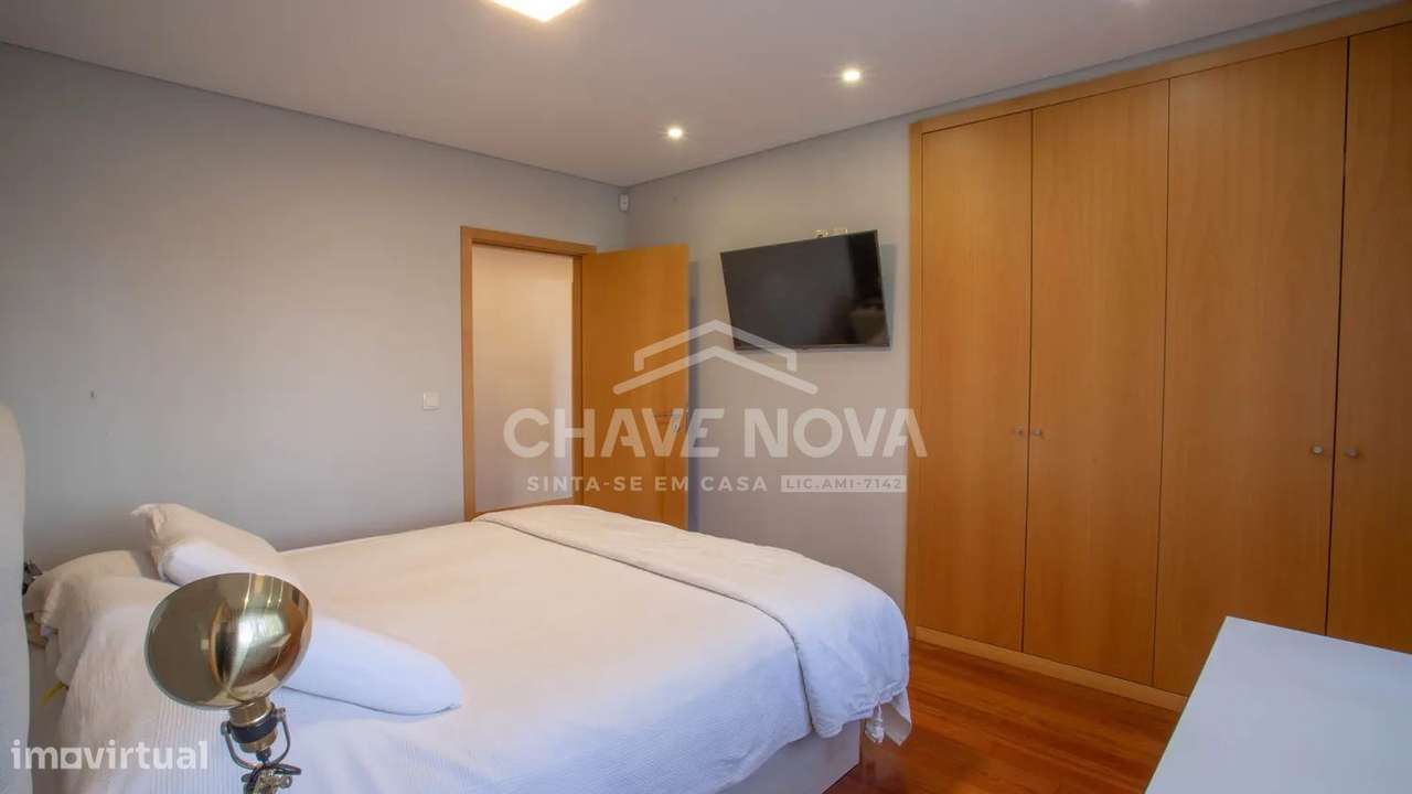 Excelente Apartamento T3 com Terraço em Oliveira do Douro,-16