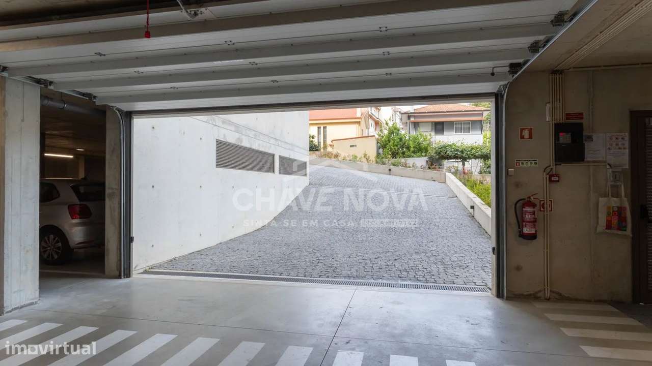 T2 c/ Garagem e Piscina em Oliveira do Douro-24