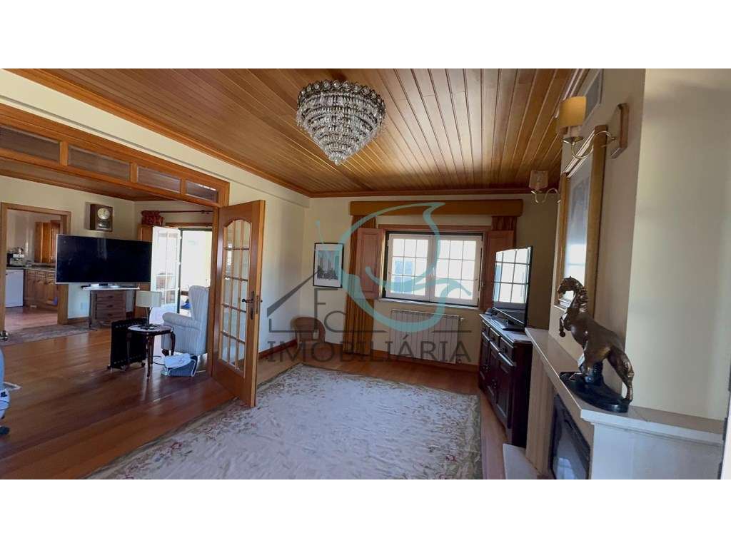 Moradia T4 em Azeitão - Excelente Oportunidade-12