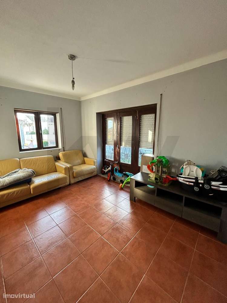 Moradia T2+T2 c/ terreno de 763m2. Potencial para piscina e lazer. Úni - Grande imagem: 4/24