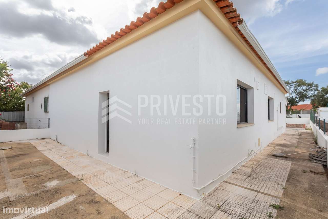 Moradia para Reabilitar inserida em terreno com 3000m2 - Quinta do Anj-11