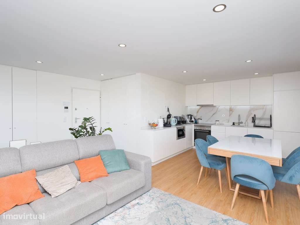 Apartamento T2 com Terraço - Último Piso - Parque da Lavandeira-9