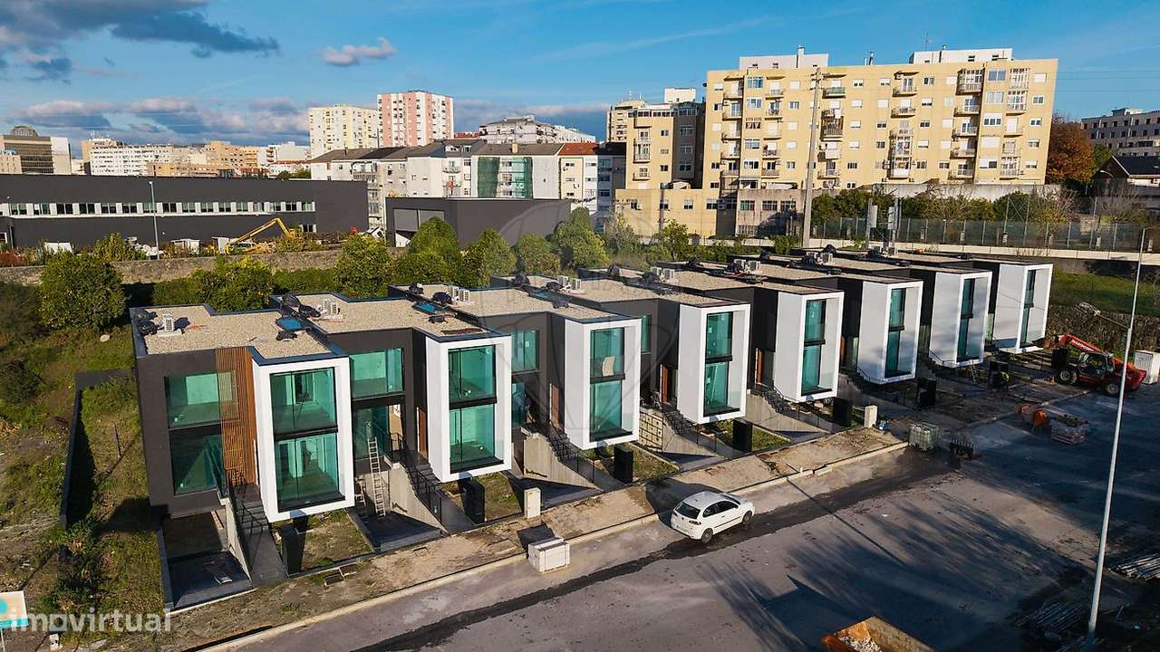 Moradia T4 para venda-30