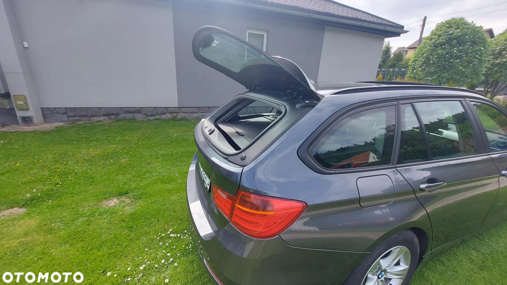 BMW Seria 3 318d Touring - 14