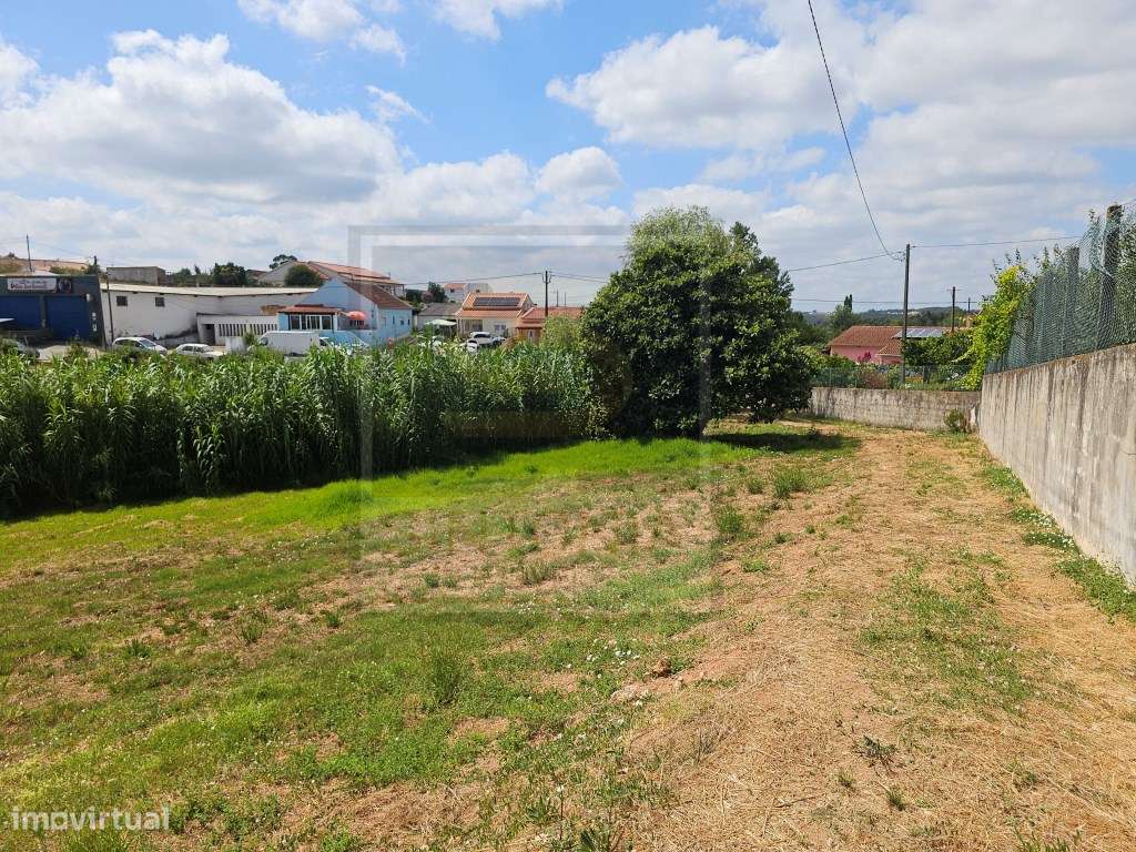 Moradia para Recuperar com Terreno de 1.600 m² na Ventosa, Cadaval-25