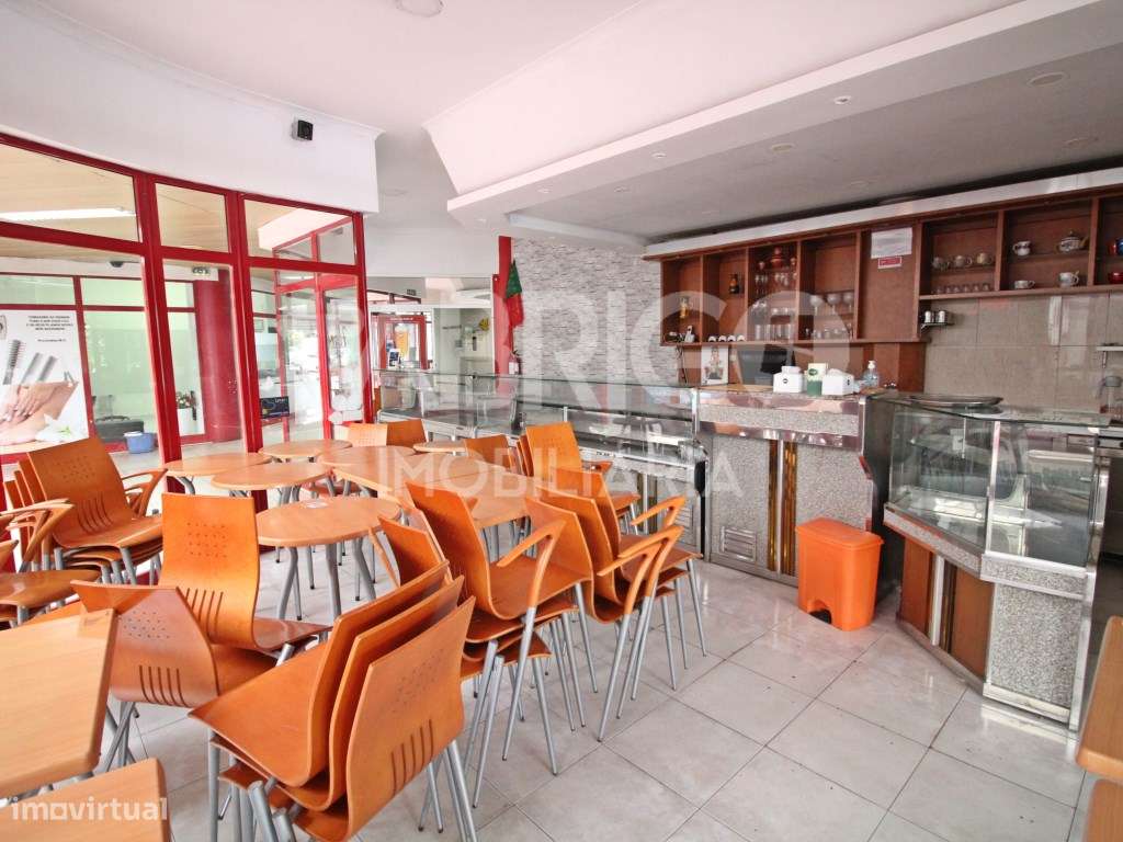 Loja no Edifício Horizonte, com arrumo e garagem - Grande imagem: 2/11