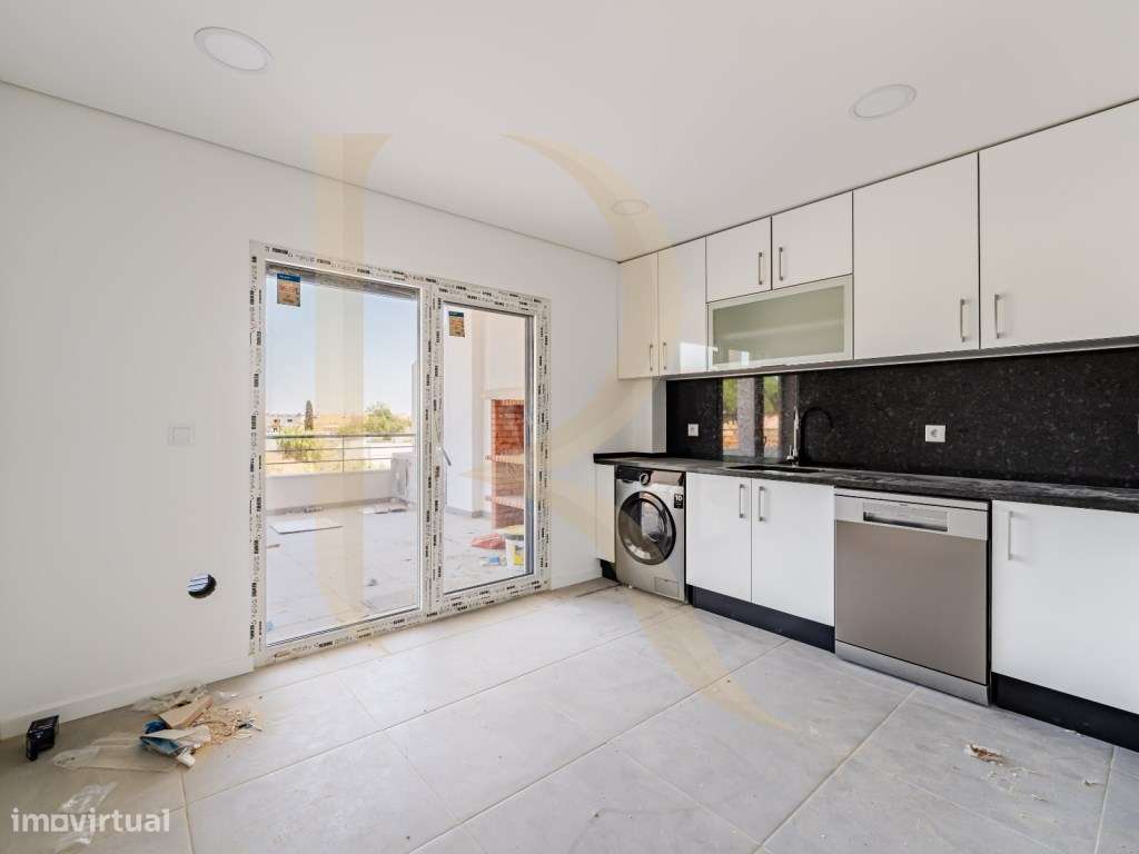Apartamento T3 duplex com parqueamento e arrecadação em condomínio ...-5