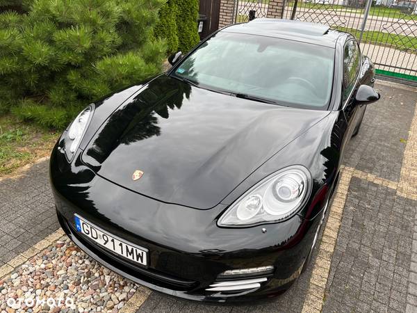 Porsche Panamera 4 Platinum Edition - 9