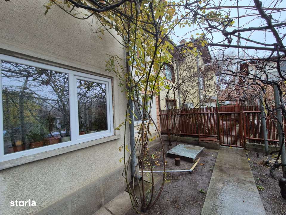 Casa-vila de vanzare in Alexandria teren 1050 mp pretabil comercial - Imagine principală: 5/7