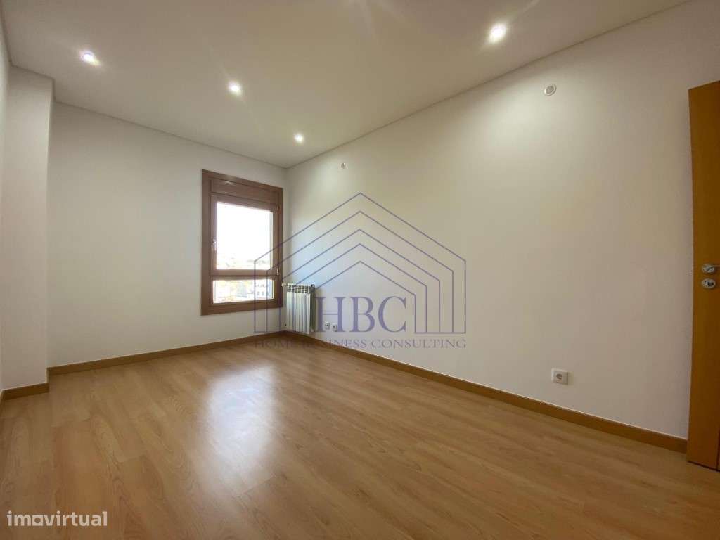 Apartamento T3 nas Colinas do Cruzeiro | 4 Parqueamentos + Arrecadação-21