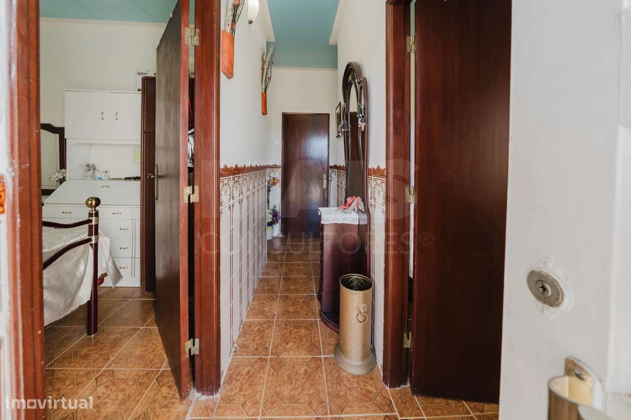 Moradia T2 com Garagem na Bufarda - Grande imagem: 4/16