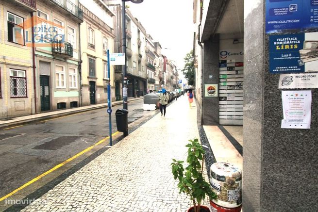 Excelente Oportunidade de Negócio! Loja à Venda no Centro Comercial...-1