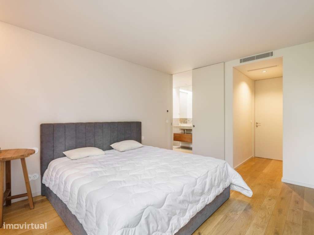 Moradia Exclusiva V4 com Piscina aquecida-38