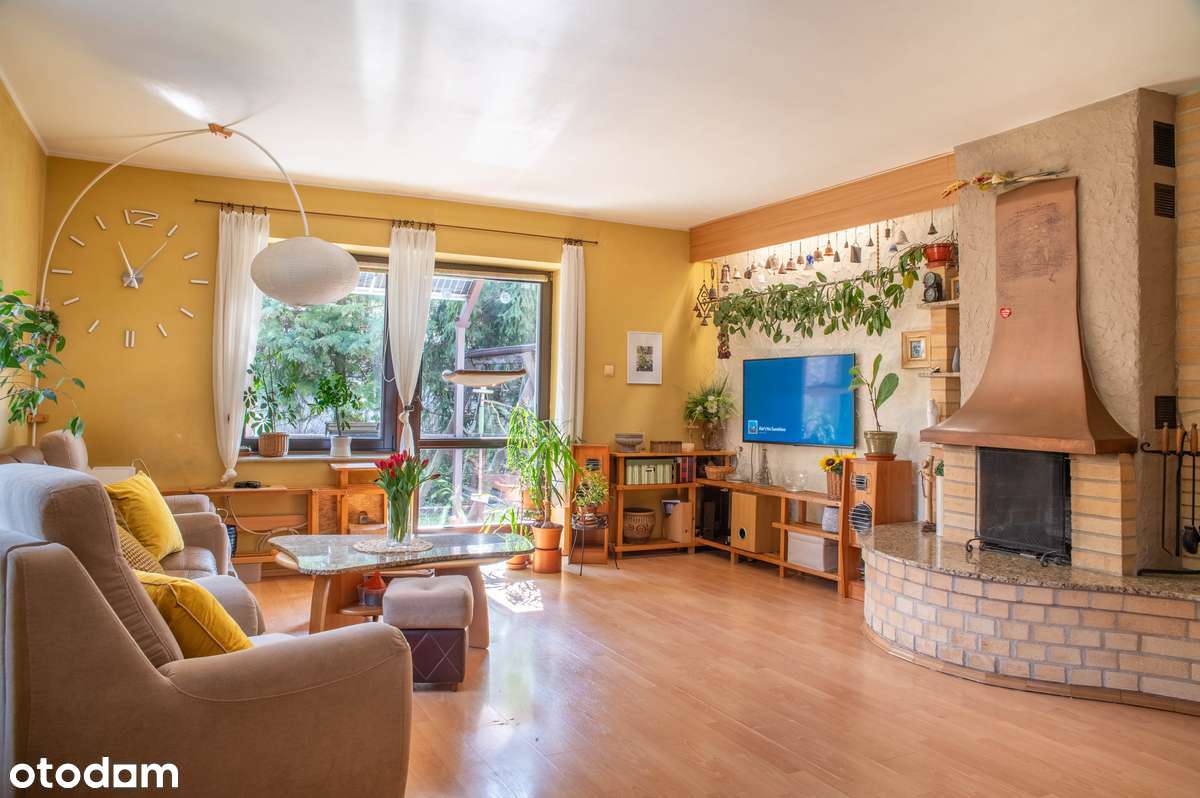 Dom zasilany słońcem fotowoltaika na starych zasadach, panele off grid-12