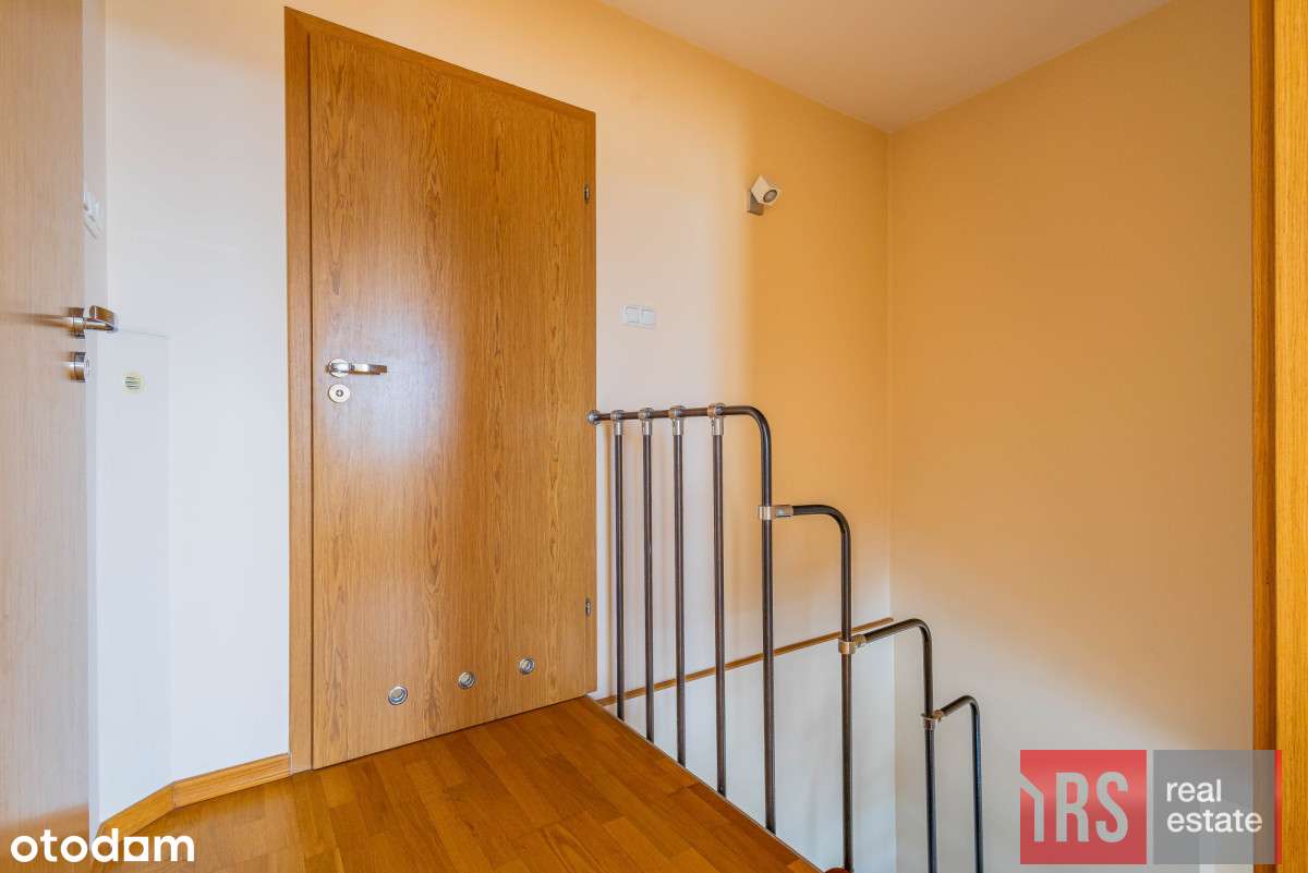 Dwupoziomowe mieszkanie, gotowe do wprowadzenia-9