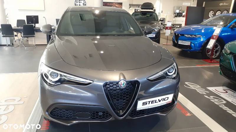 Alfa Romeo Stelvio 2.0 Turbo Sprint Q4 - 11